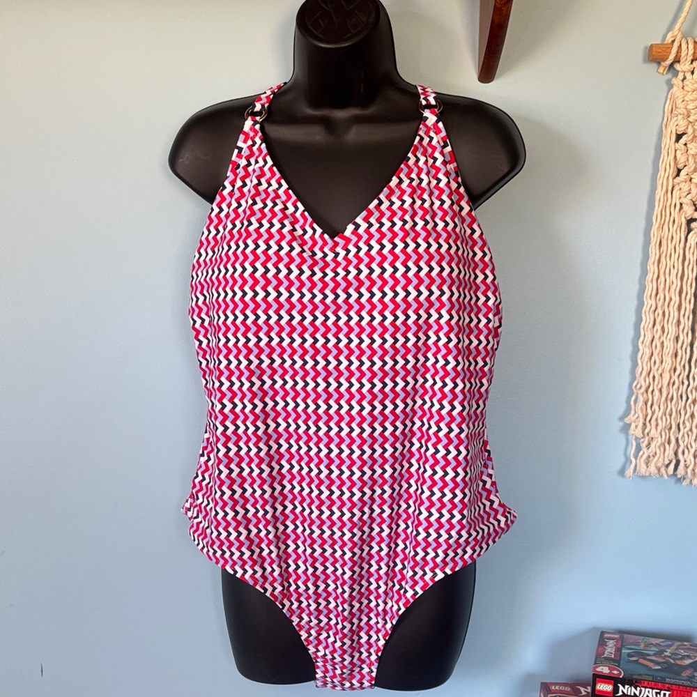 Kona Sol Pink White Zigzag One-Piece Swimsuit size 20 NWT